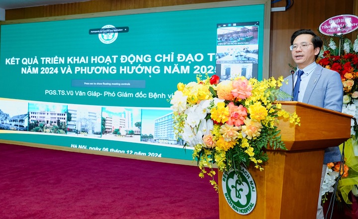 Associate Professor Vu Van Giap talks about the results of applying Al in the treatment of cancer patients. Photo: BVCC