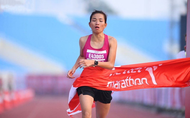 Nguyen Thi Oanh at Viettel Marathon Hanoi 2024. Photo: Organizing Committee