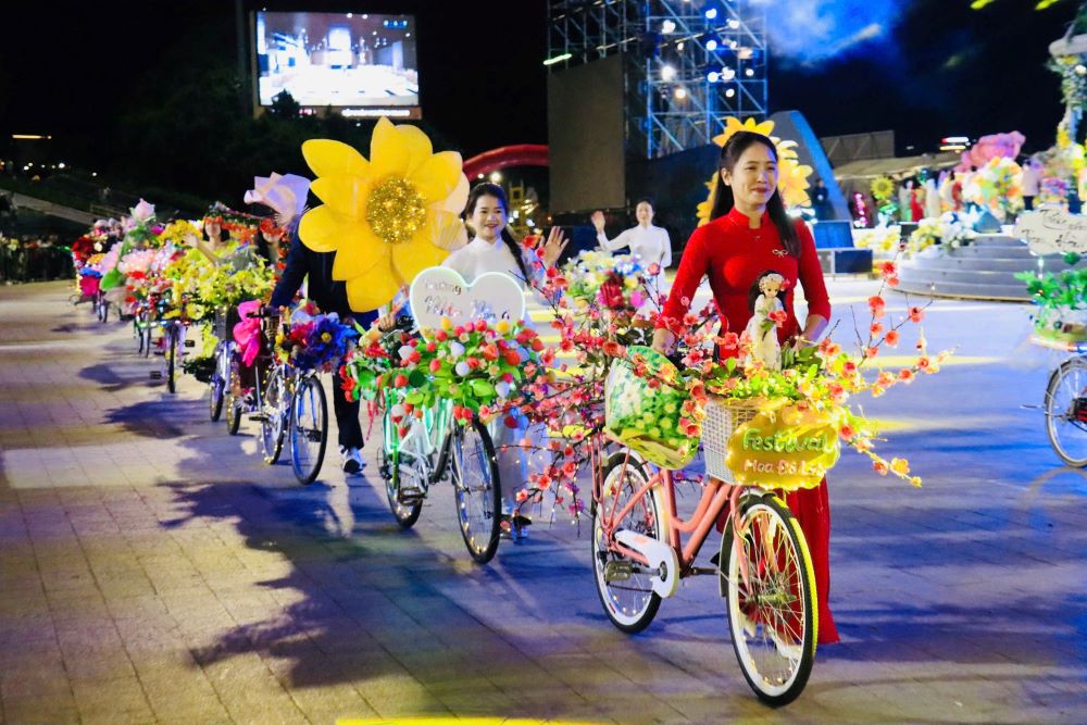 Da Lat la khong gian sang tao tuyet voi cho nghe thuat, la diem den ly tuong cho nhung ai yeu hoa, yeu thien nhien va con nguoi noi day. Anh: Dinh Quang