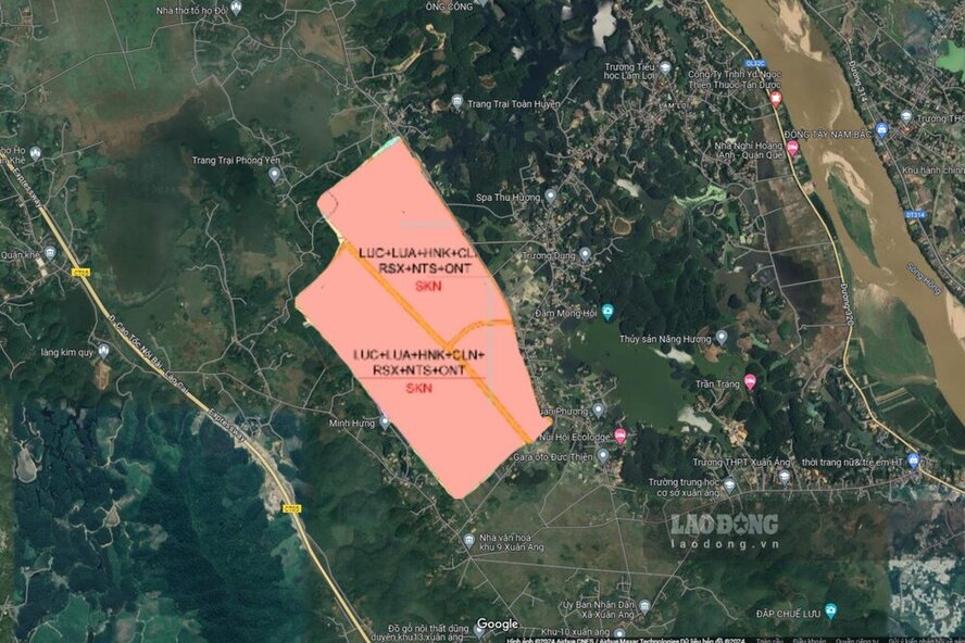 Dong Phi Industrial Cluster is the first industrial cluster in Ha Hoa district, surrounded by many important traffic routes. Photo: To Cong.