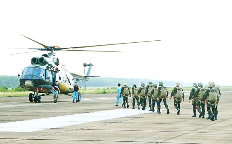 Division 370, Air Defense - Air Force is one of 10 groups considered for the Second Class Fatherland Protection Medal. Illustration photo: The Anh