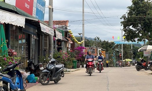 Một tuyến đường nông thôn mới trên địa bàn xã Đức Xuyên, huyện Krông Nô. Ảnh: Bảo Trung