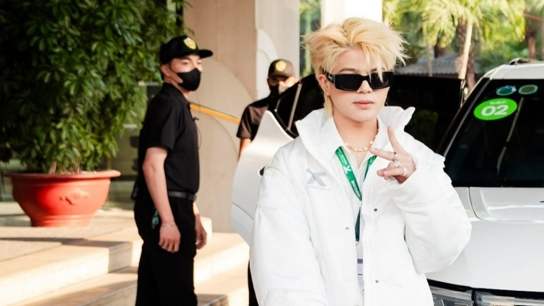 Rhyder in front of the hotel lobby. Photo: Producer