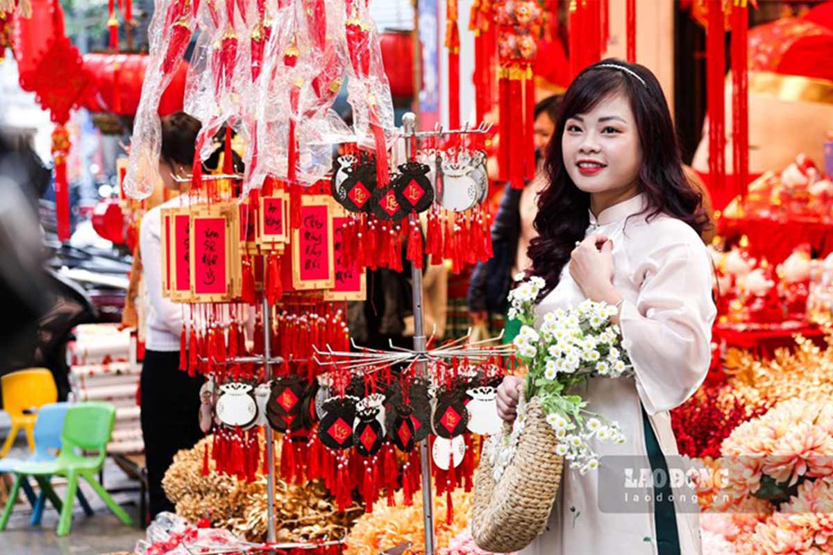 Update Lunar New Year 2025 holiday schedule for Hanoi workers