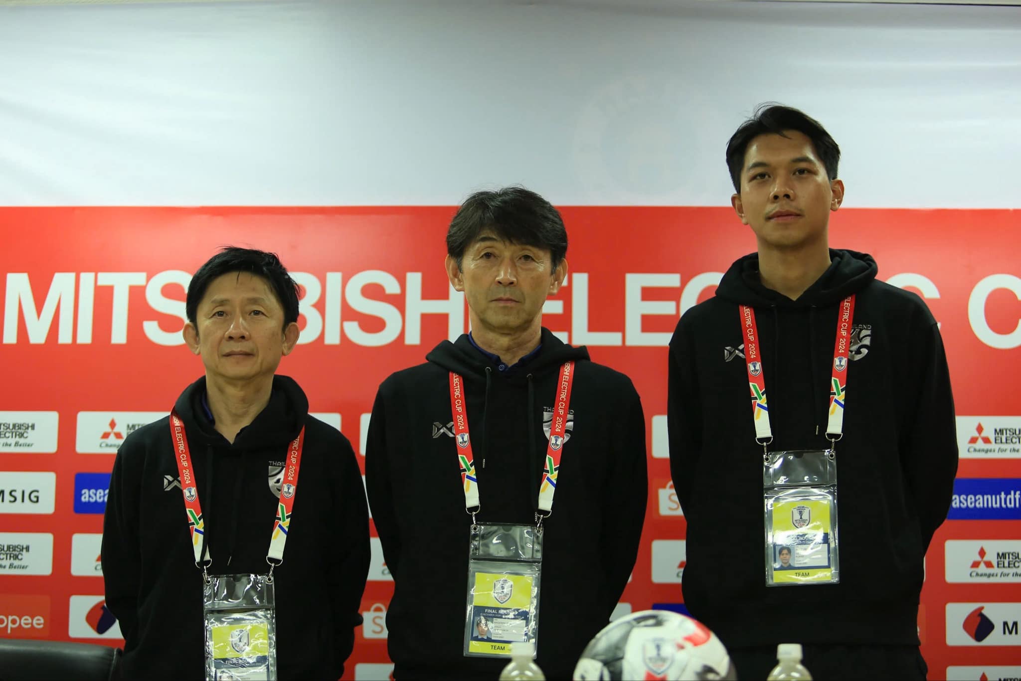 Ong Masatada Ishii (giua) khang dinh Thai Lan co su chuan bi tot truoc them AFF Cup 2024. Anh: Chi Tran