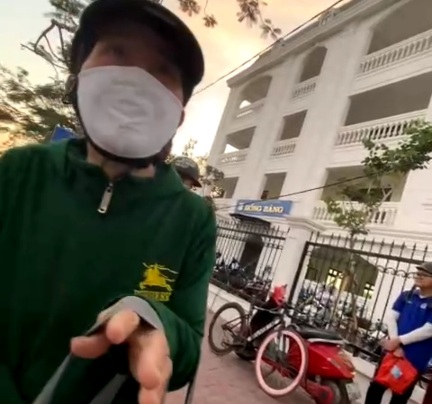 Subject enticed Hai Phong students to attend Christmas celebration in Hanoi. Photo: cut from clip