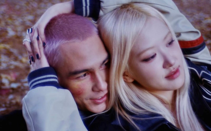 The identity of Rose's ex-lover has been of interest since the release of the MV "Toxic Till The End". Photo: Cut from the MV