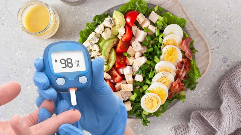 Carb-containing foods affect blood sugar. Graphics: Ha May