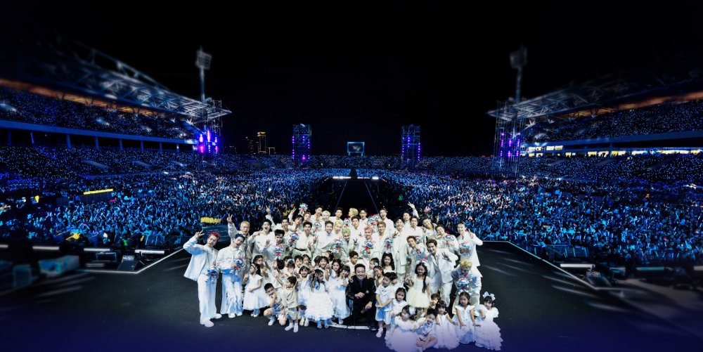 Concert Anh trai say hi in Hanoi on the night of December 7. Photo: Producer