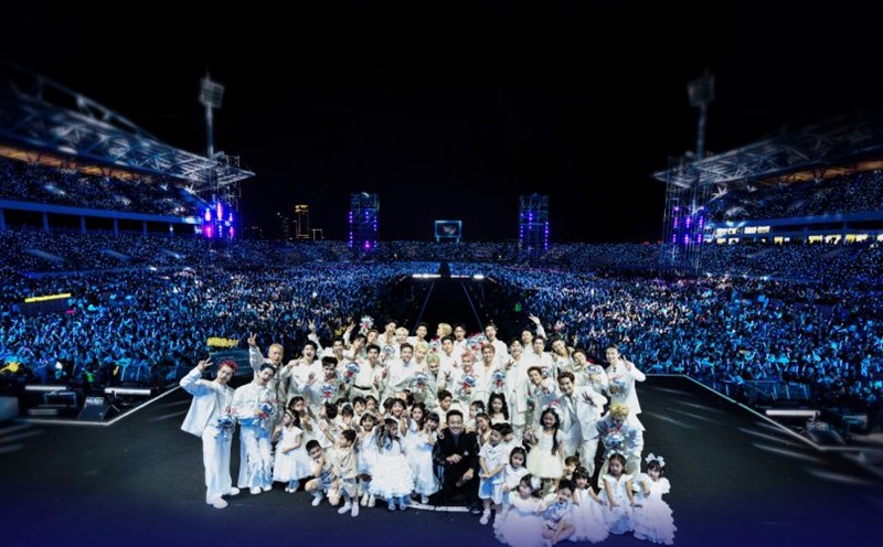 Concert Anh trai say hi in Hanoi on the night of December 7. Photo: Producer