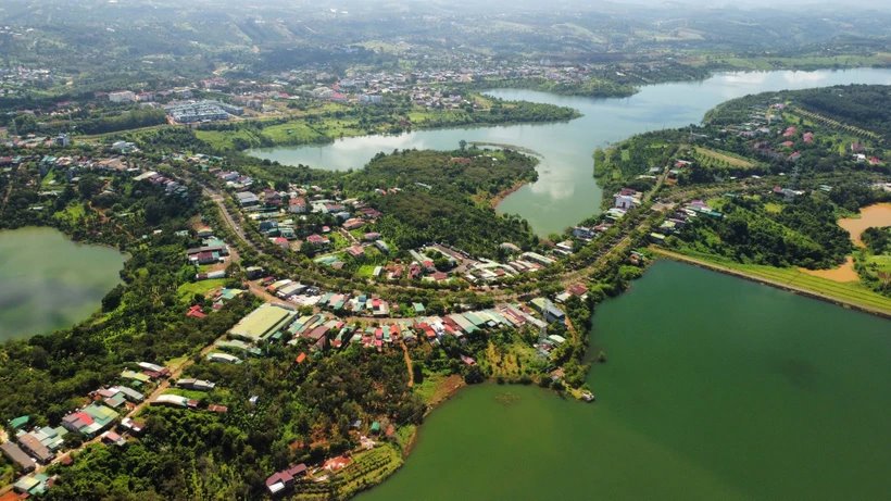 The appearance of Dak Nong province is changing day by day, and poverty reduction is being focused on. Photo: Minh Hung