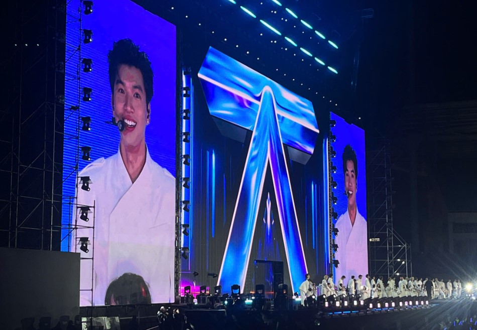 HIEUTHUHAI was happy to perform the concert "Anh trai say hi" at My Dinh Stadium. Photo: Huyen Chi