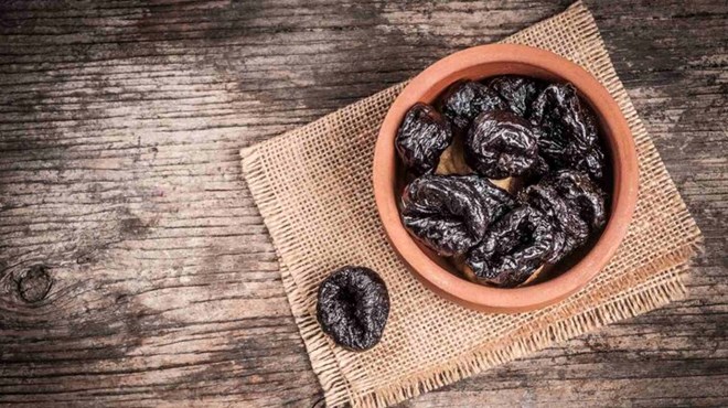 The use of prunes in lowering blood sugar. Photo: According to Healthshots.