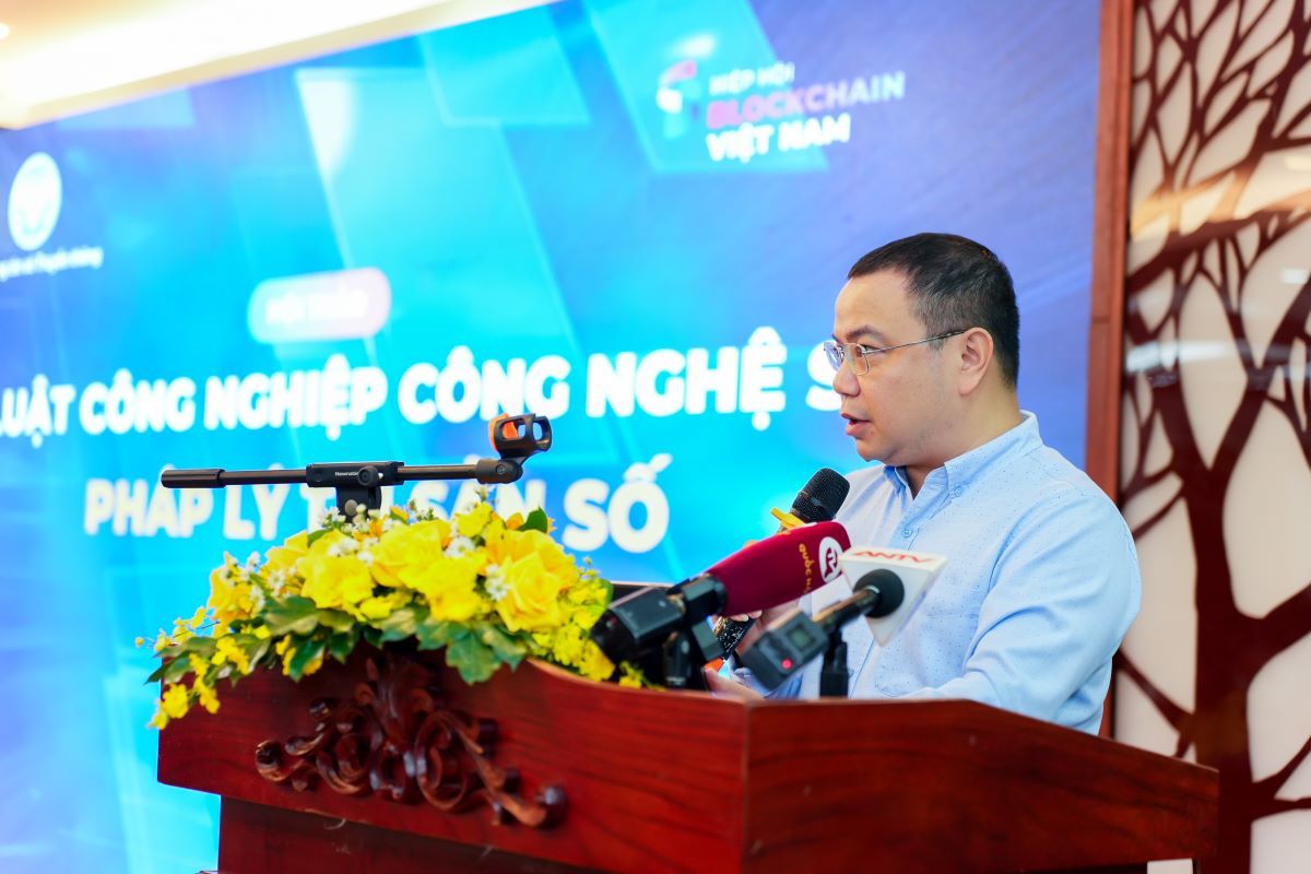 Mr. Le Nam Trung shared at the Workshop "Digital Asset Law before the promulgation of the Law on Digital Technology Industry". Photo: Hai Yen