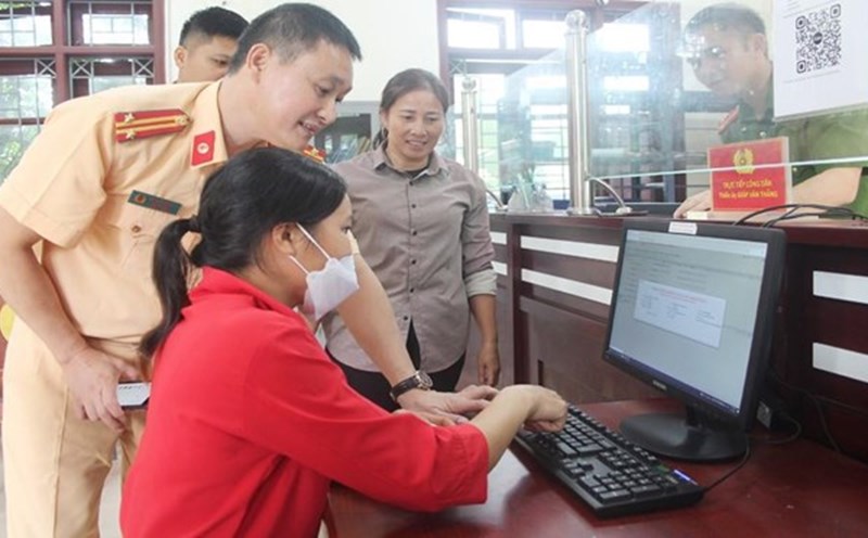 Motorbike and car owners are not allowed to register their vehicles until they have paid the fine. Photo: Ministry of Public Security Information Portal