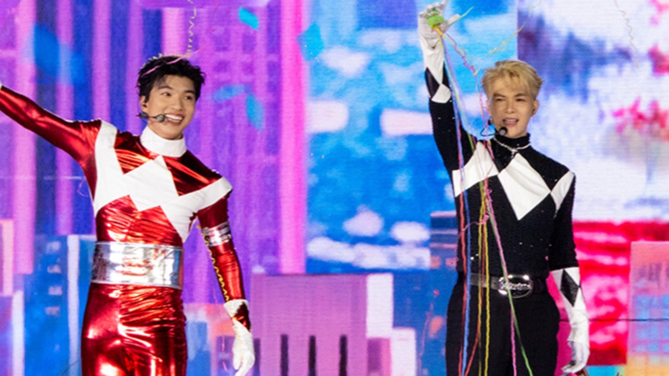 HIEUTHUHAI and Anh Tu Atus at the concert Anh trai say hi Ha Noi. Photo: Producer