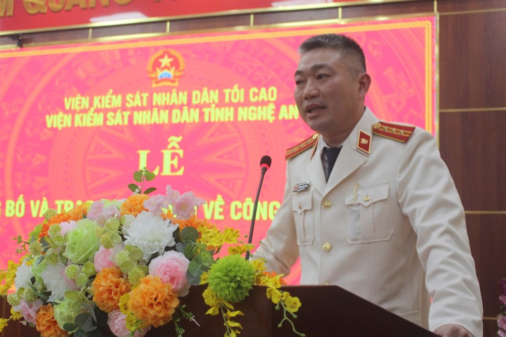 Mr. Dinh Quoc Huong - Chief Justice of Vinh City People's Procuracy spoke after receiving the appointment decision. Photo: Nghe An Provincial People's Procuracy
