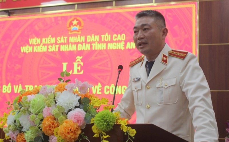 Mr. Dinh Quoc Huong - Chief Justice of Vinh City People's Procuracy spoke after receiving the appointment decision. Photo: Nghe An Provincial People's Procuracy