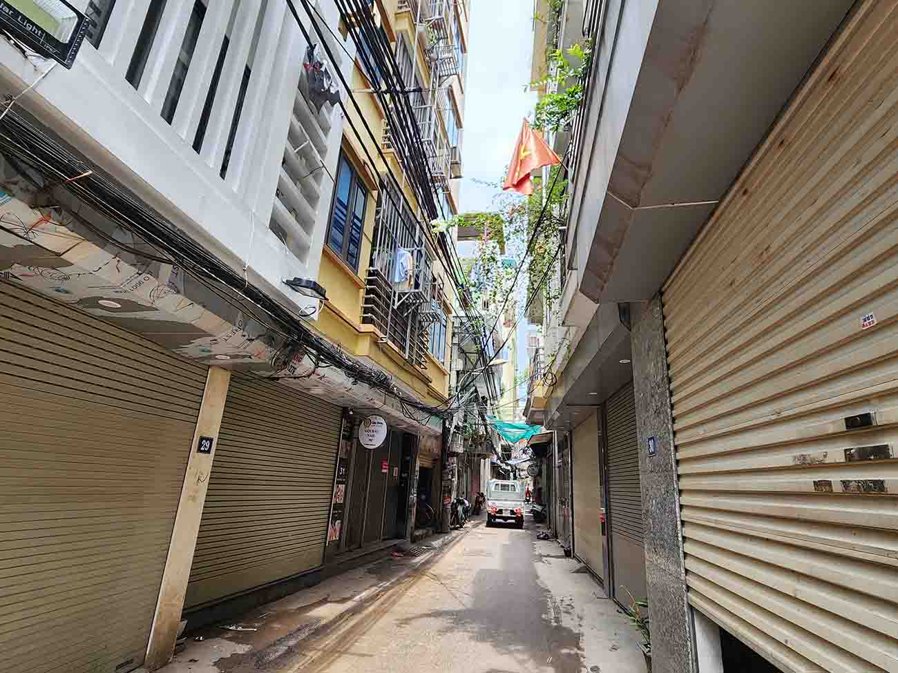 Private houses in alleys priced at 5-6 billion VND are being sought after at the end of the year. Photo: Cao Nguyen
