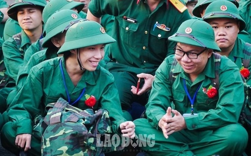 Regulations on health care for active officers and their relatives will be added from December 1, 2024. Illustration photo: Phan Anh