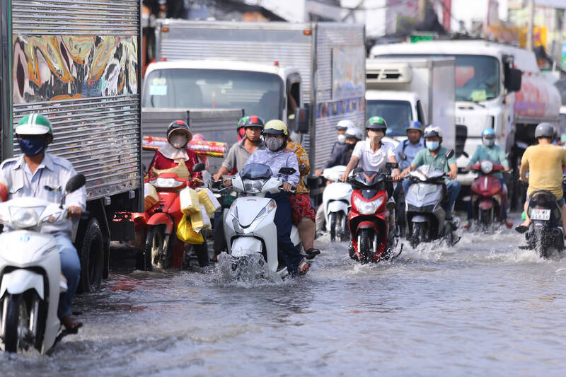 Unseasonal rains are gradually decreasing in the South. Illustration photo: Thanh Vu
