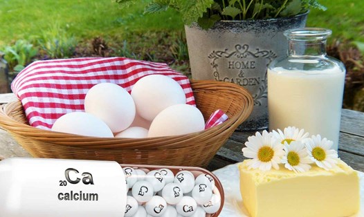 Chúng ta cần bổ sung canxi đúng cách. Đồ họa: Hạ Mây