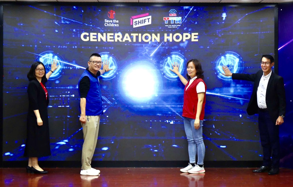 The organizers held a ceremony to launch an innovative educational application for children called Generation Hope. Photo: Ai Van