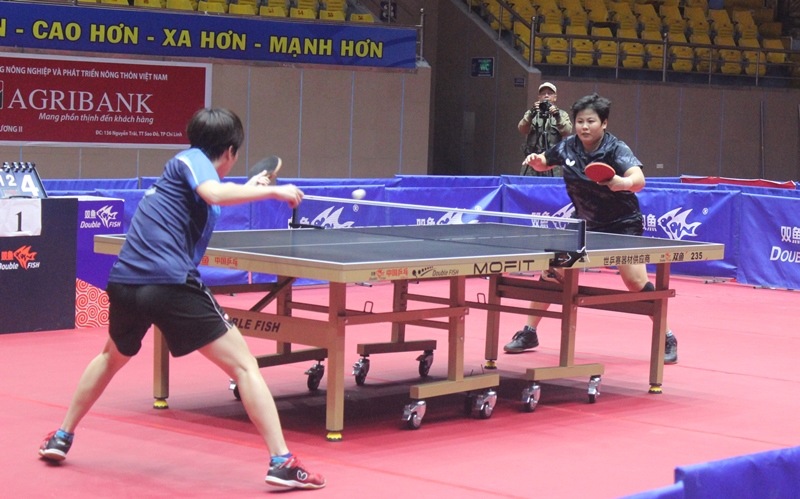 Athletes compete in the women's singles final. Photo: Hai Duong Province Portal