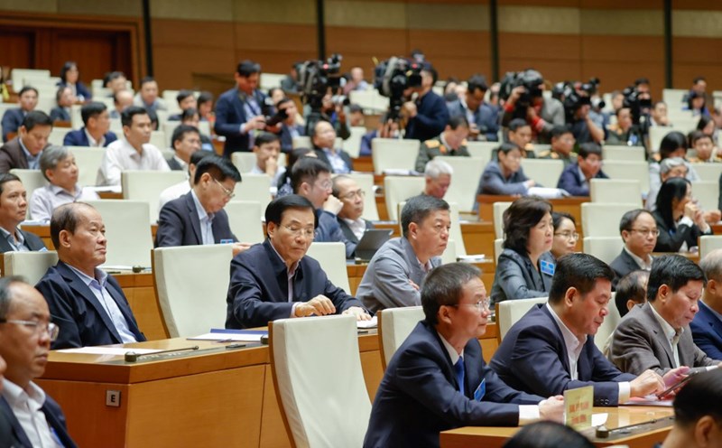 The content related to the arrangement and merger of agencies has received much attention. In the photo: Delegates listen to the dissemination of Resolution 18-NQ/TW at the recent National Conference. Photo: T.Vuong