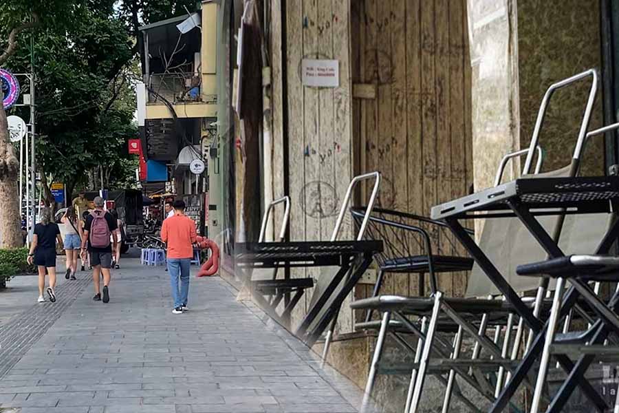 Criteria for sidewalk rental in Hanoi