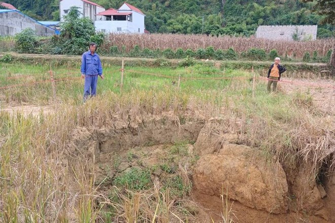 Many unusually deep sinkholes in Dinh Hoa district, Thai Nguyen. Photo: Duong Hung