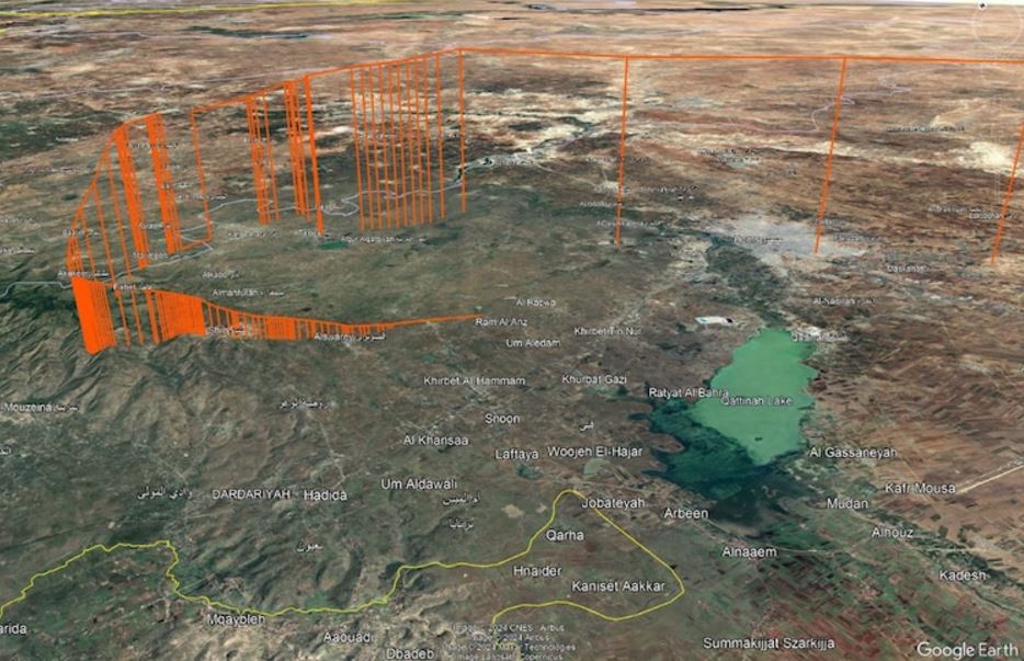 Hinh anh 3D tu du lieu Flightradar24.com cho thay may bay nhanh chong mat do cao truoc khi bien mat khoi radar