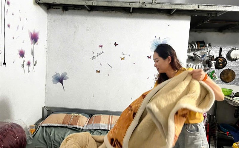 Worker Doan Thi Thao in her rented room. Photo: Minh Phuong