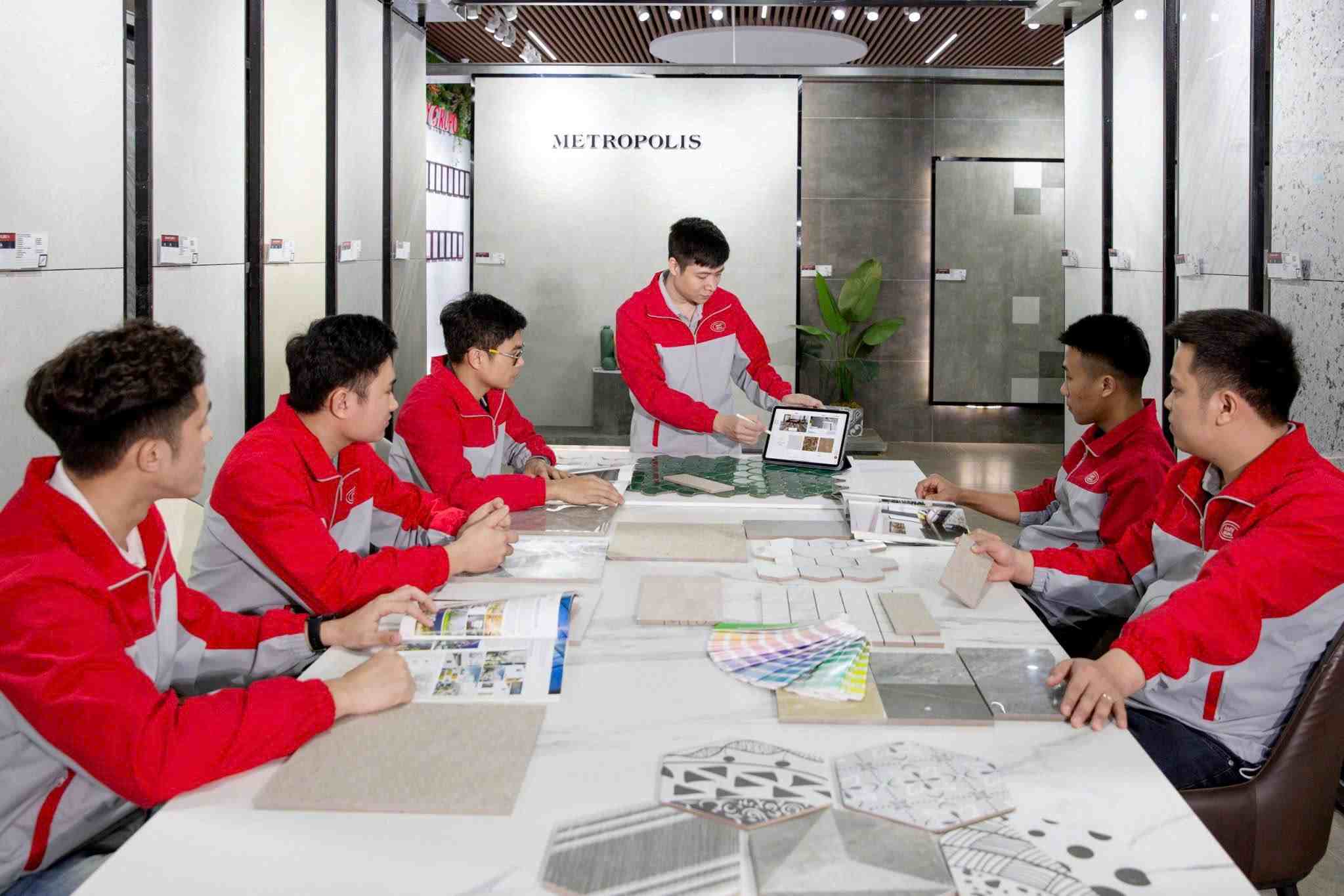 Digital transformation in businesses brings many practical benefits, contributing to increasing labor productivity, saving time, costs, etc. Photo: Cuong Ngo