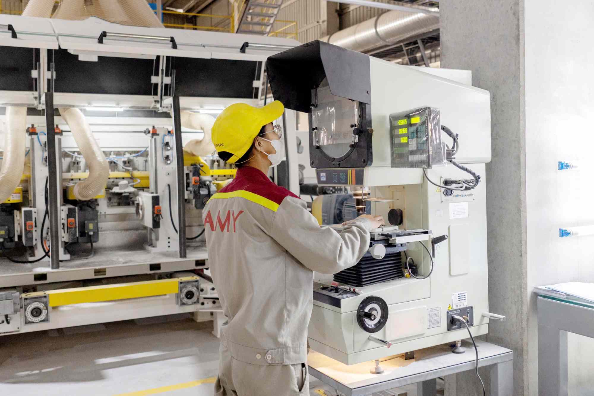 Digital transformation in businesses brings many practical benefits, contributing to increasing labor productivity, saving time, costs, etc. Photo: Cuong Ngo