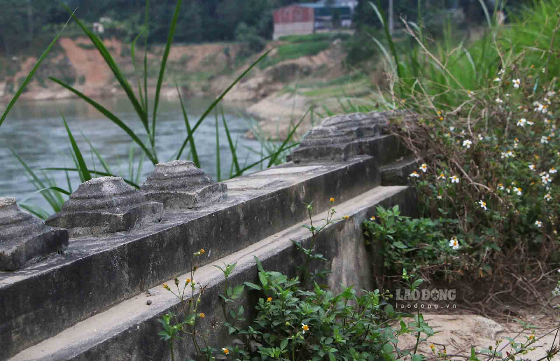 Sau hơn 8 năm đưa vào sử dụng, phần bị phá bỏ xây mới, phần bị sụt lún, đổ vỡ, đến nay công trình trăm tỉ này hiện tại gần như chỉ còn lại tàn tích. Ảnh: Việt Bắc.