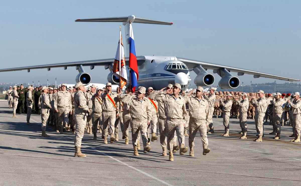 Cac don vi don tru tai can cu khong quan Khmeimim ngay 11.12.2017. Anh: Kremlin