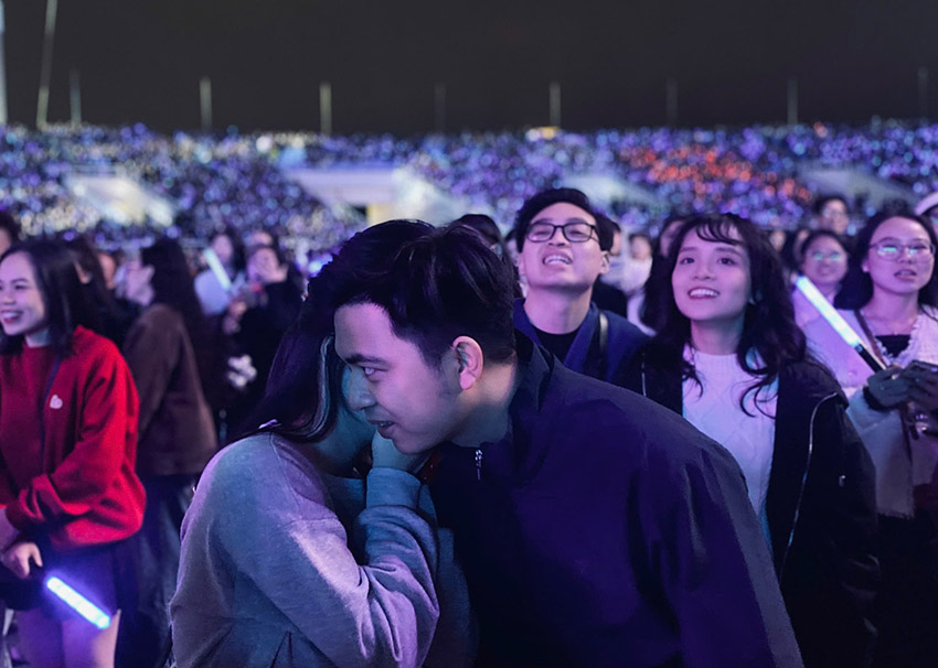 Photos from the concert Anh trai say hi on the evening of December 7.