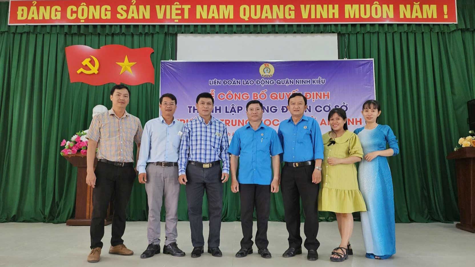 Le cong bo Quyet dinh thanh lap CDCS Truong THCS An Binh. Anh: LDLD quan Ninh Kieu, TP Can Tho