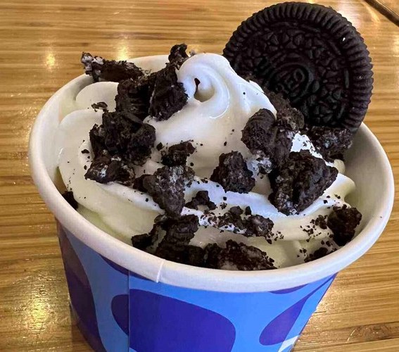 Foods and drinks such as sweets and processed foods not only increase the risk of visceral fat accumulation but also affect overall health. Illustration: Kieu Vu