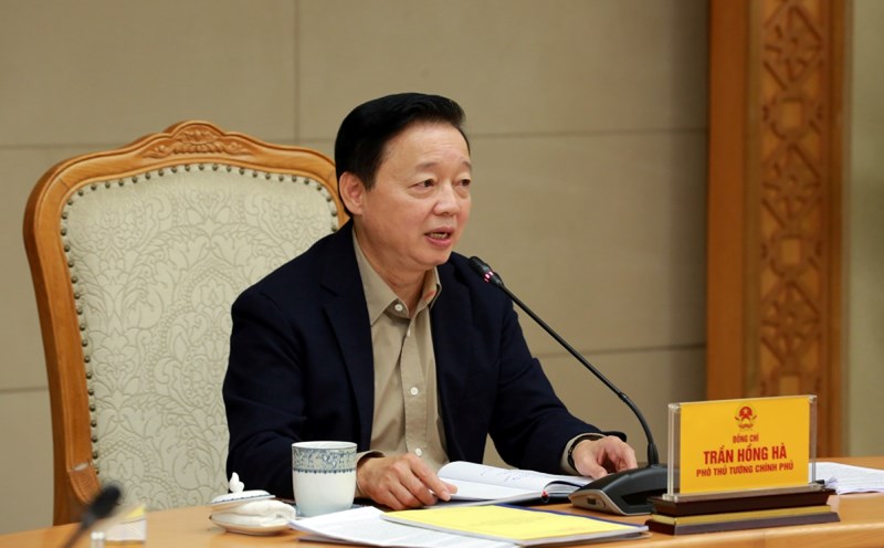 Deputy Prime Minister Tran Hong Ha emphasized that the two national universities will have stronger autonomy after completing, arranging, and streamlining their organizational apparatus. Photo: VGP/Minh Khoi