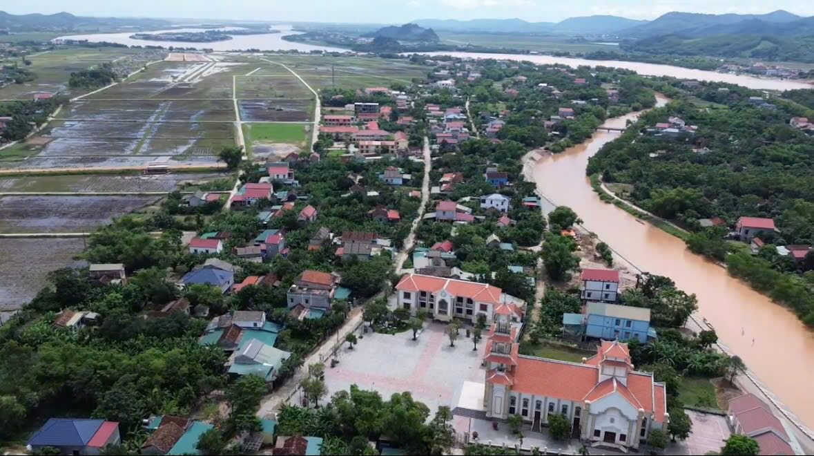 Phu Hoa Commune (old) in the coastal and island areas is interested in helping people escape poverty. Photo: Nguyen Khanh