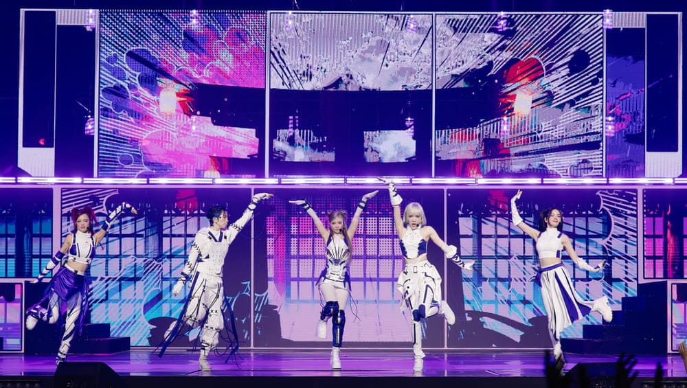 Duong Hoang Yen impressed with her acrobatic performance at "Sister Who Makes Wave 2024". Photo: Interviewee