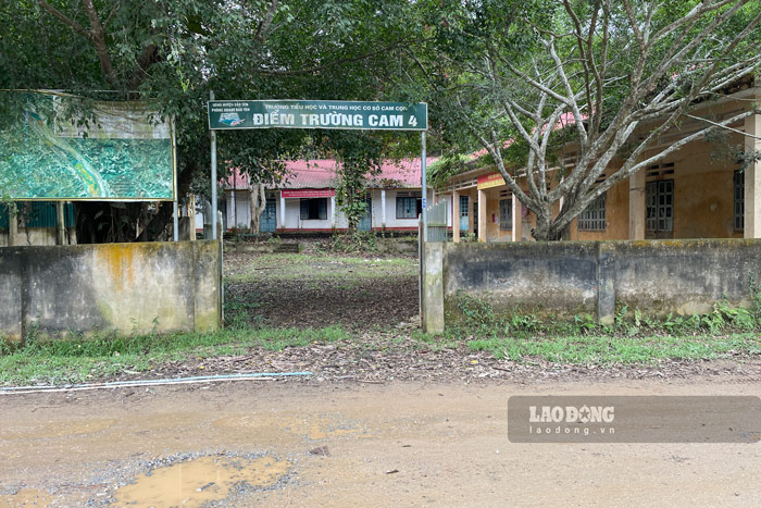 Nha cua, truong hoc cua nguoi dan deu da giai duoc giai phong de phuc vu viec trien khai xay dung san bay Sa Pa. Anh: Dinh Dai