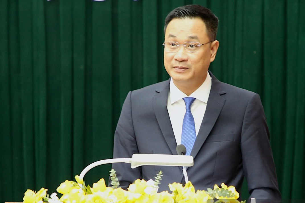Quang Binh Provincial Party Secretary Le Ngoc Quang said that in December, a plan will be made to streamline the organizational apparatus. Photo: Cong Sang