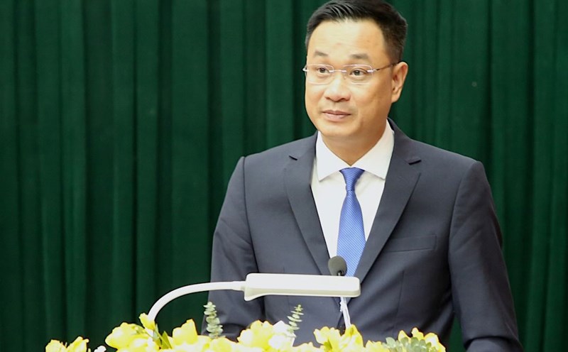 Quang Binh Provincial Party Secretary Le Ngoc Quang said that in December, a plan will be made to streamline the organizational apparatus. Photo: Cong Sang