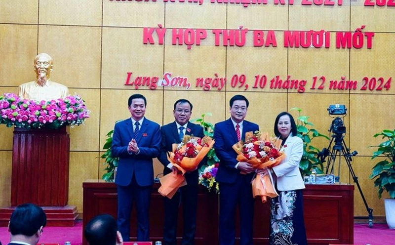 Lang Son has dismissed and elected additional members of the Provincial People's Committee. Photo: Nguyen Duy Chien