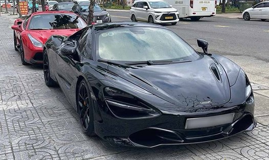 Hai chiếc siêu xe Ferrari và McLaren tiền tỉ xuất hiện trên đường phố Đà Nẵng. Ảnh: Đặng Đình Thi