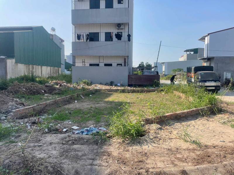 The land segment in the suburbs of Hanoi is the "center" of attention of many investors. Illustration photo: Thu Giang