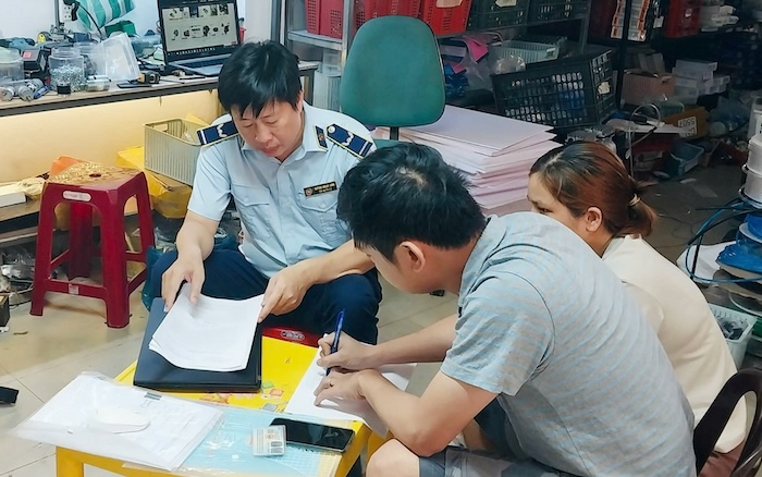 The Market Management Department of Da Nang City has punished violations in the field of e-commerce. Photo: Da Nang Market Management Department